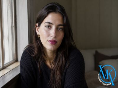 رنگ لب چطور می تواند تمرکز نگاه را از لک های صورت کم کند؟