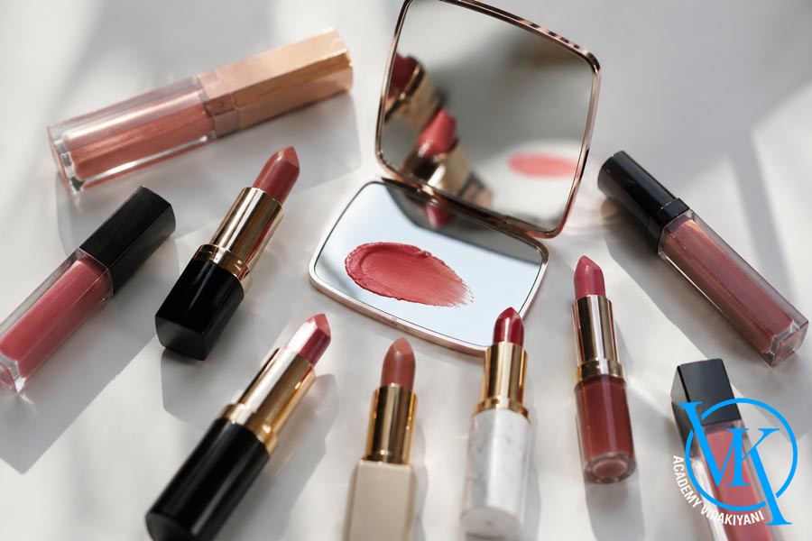 تغییر تناژ رژ لب روی تینت لب
